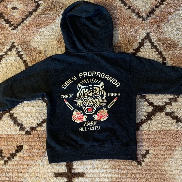 obey propaganda sweater